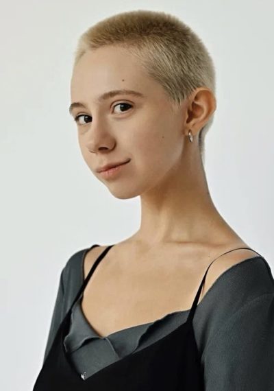 Актрисы - Катя  Новокрещенова | Актеры КАлашниковой